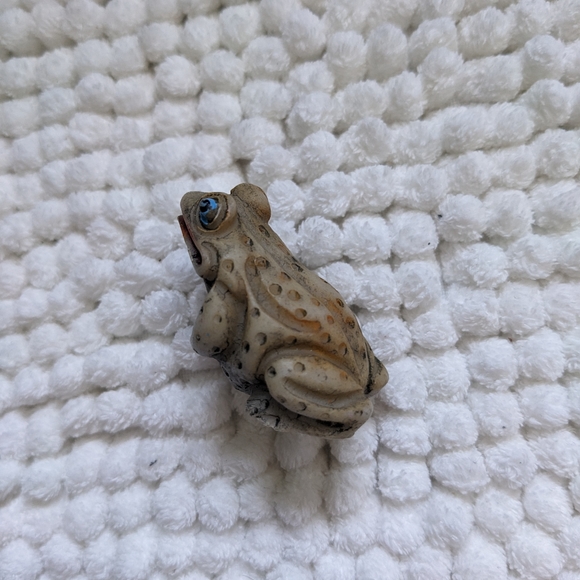 Frog Figurine Bundle - Picture 4 of 16